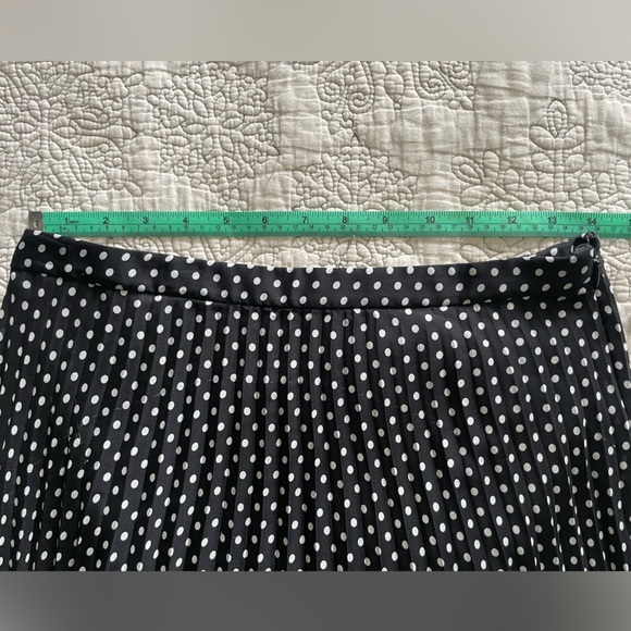 LOFT Pleated Skirt - Black and White Polka Dots, Size 2 - Picture 2 of 5